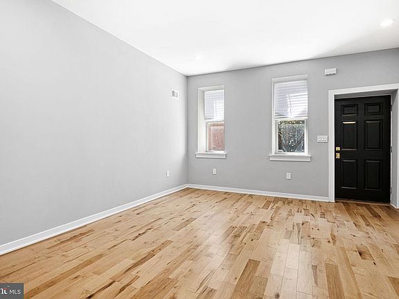 5th image of 1329 Dickinson St