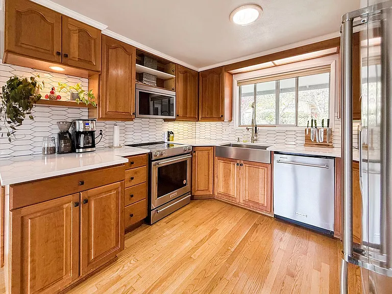 3840 NW Lincoln Ave — Photo 9