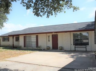 2449 E Highway 97, Pleasanton, TX 78064