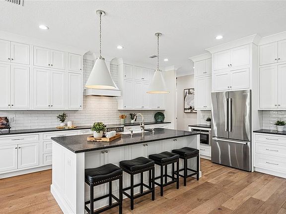 3rd image of 2370 Pine Meadows Pl