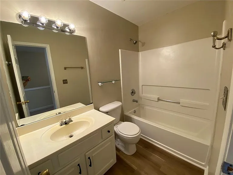 1285 Kilmington Ct — Photo 32