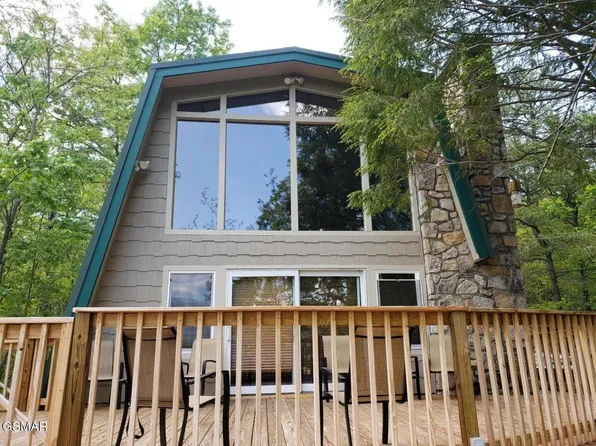 1116 Alpenrose Rd, Gatlinburg, TN 37738