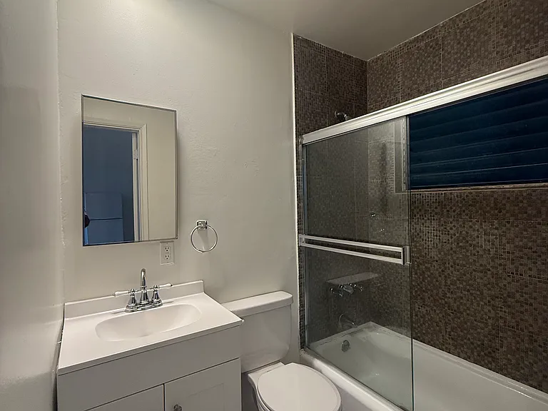 240 S Reeves Dr #A — Photo 8