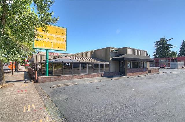 1st image of 640 SE 10th Ave