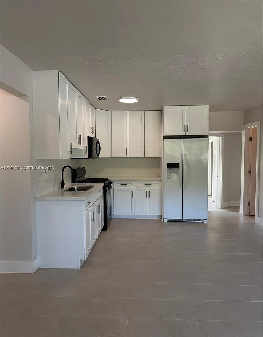 9940 SW 212th St — Photo 4