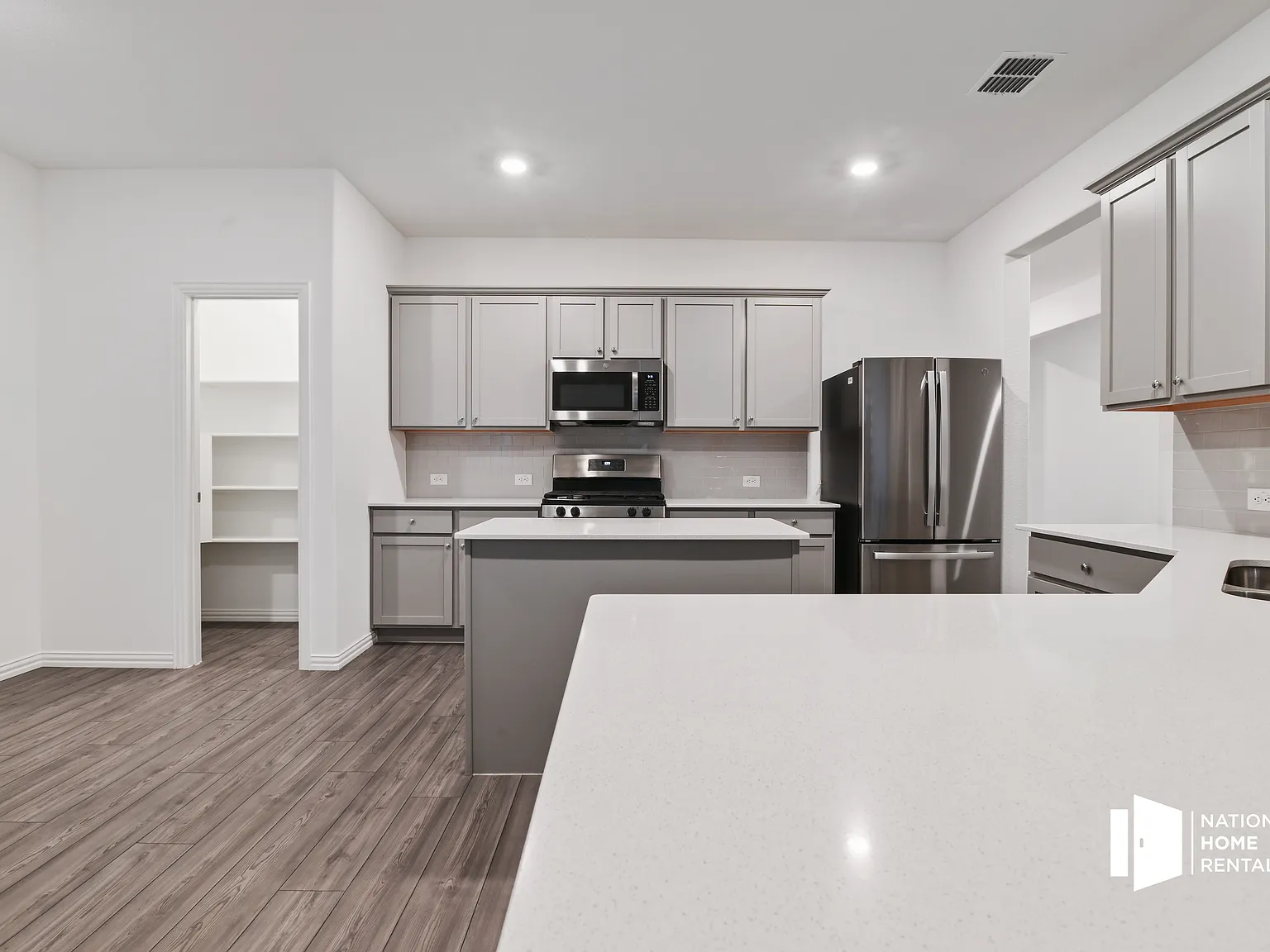 4 bed, 2.0 bath, 1996 sqft, $1,995 — Photo 3