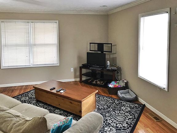 5th image of 407 Hill St