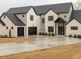 1140 Noah St, Fayetteville, AR 72703