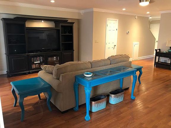 3rd image of 1000 Mallery Street Ext APT 22