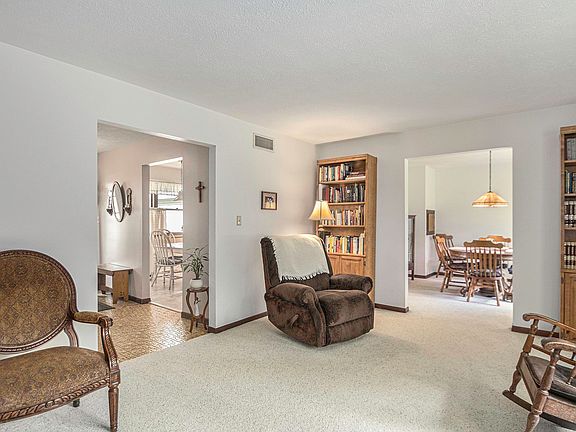 4th image of 24945 N Shore Dr