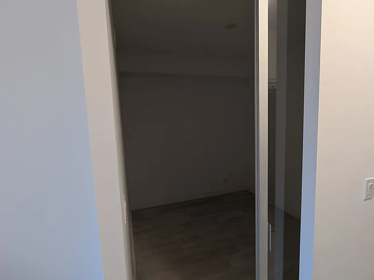 75 James St S #612 — Photo 5