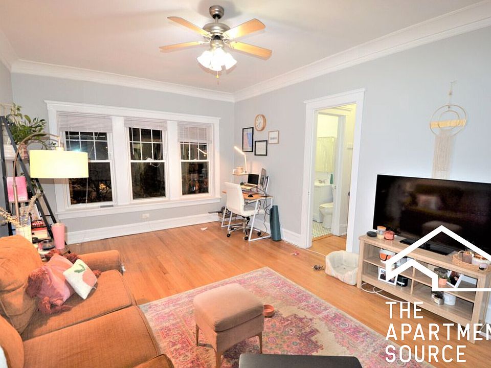 1st image of 4606 N Lincoln Ave #2