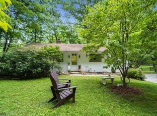 39 Roxiticus Rd, Mendham, NJ 07945