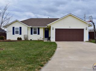 3916 NW Fielding Ter, Topeka, KS 66618
