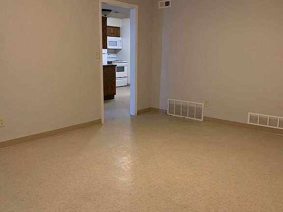 2nd image of 701 S Eisenhower Dr APT 5