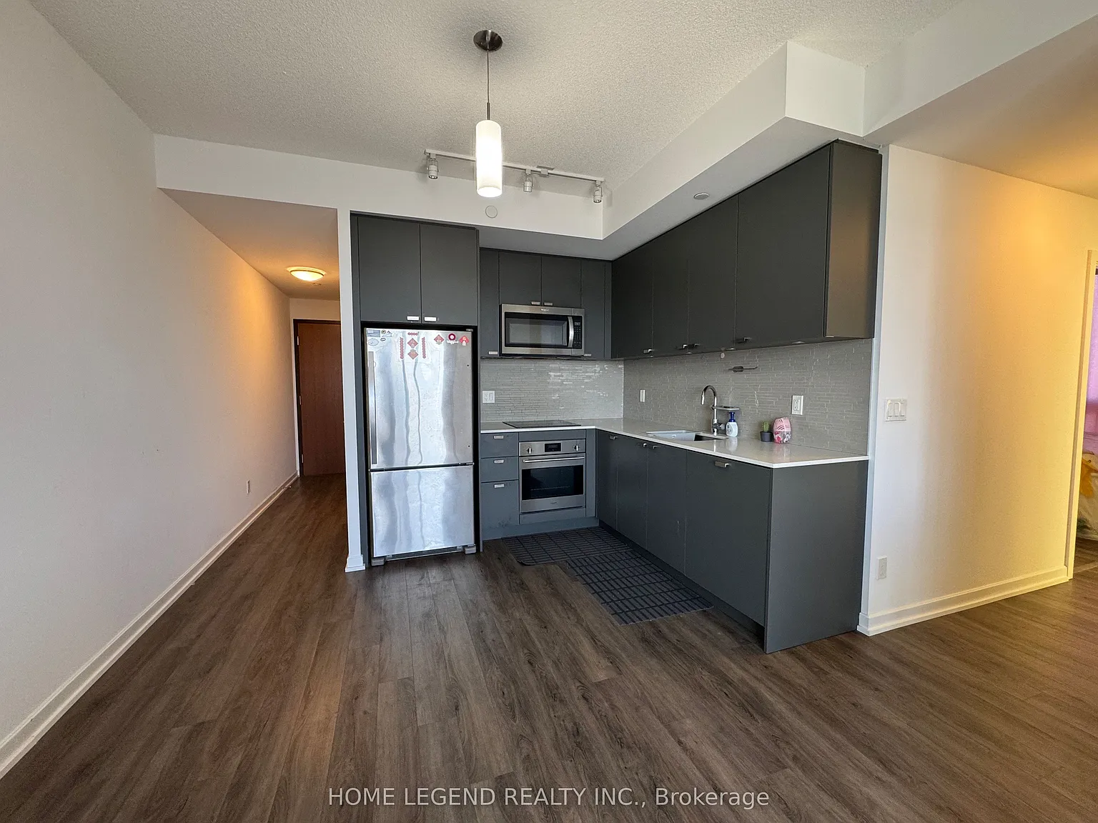 2 bed, $2,800 — Photo 2