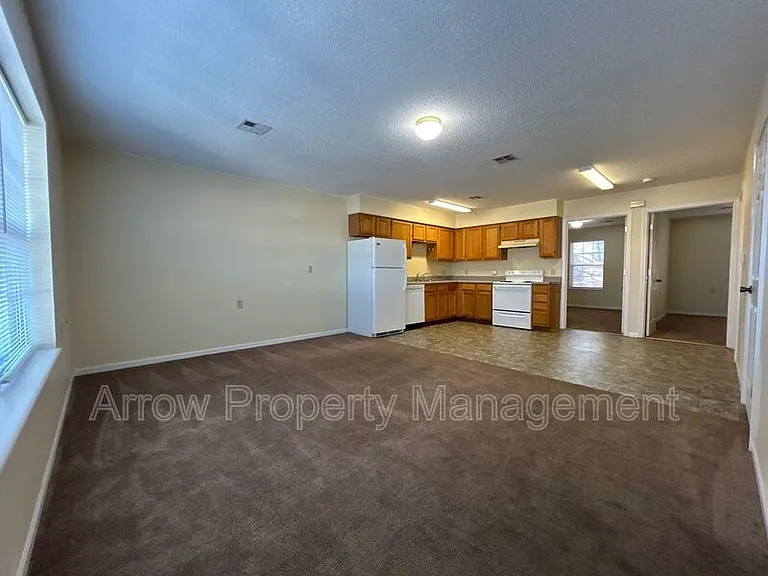 1015 W 14th St #3 — Photo 1