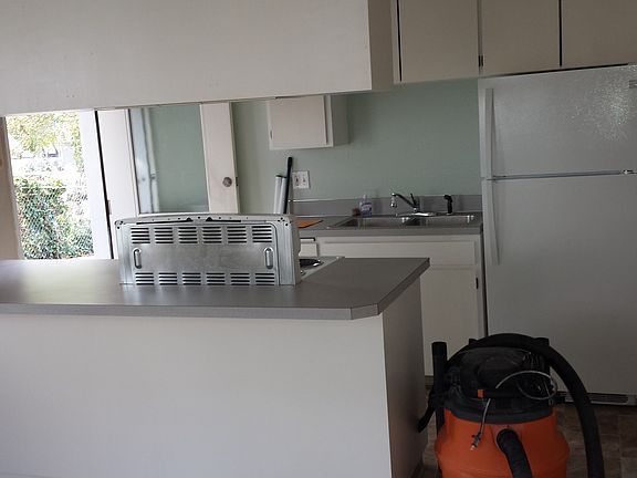 3rd image of 5307 S Alder St #B