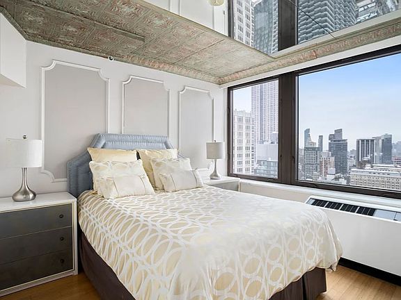 5th image of 100 W 39th St APT 43H