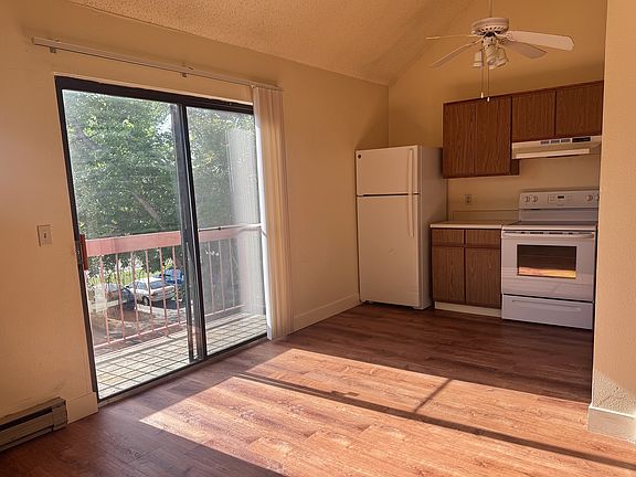 3rd image of 4501 Boardwalk Dr #M