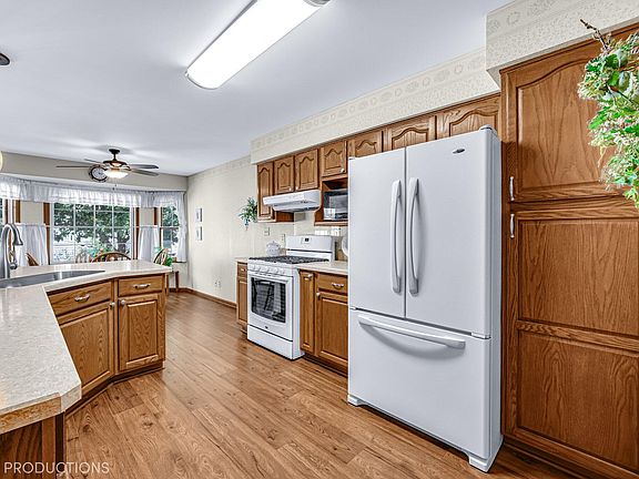 5th image of 8821 Jackson St