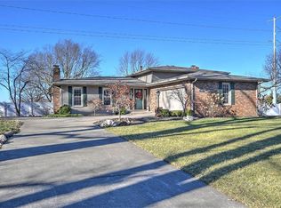 5223 Navajo Dr, Forsyth, IL 62535