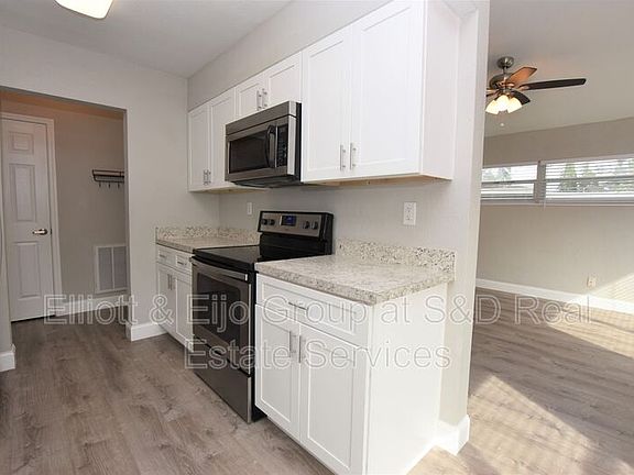 3rd image of 214 Anne Marie Cir