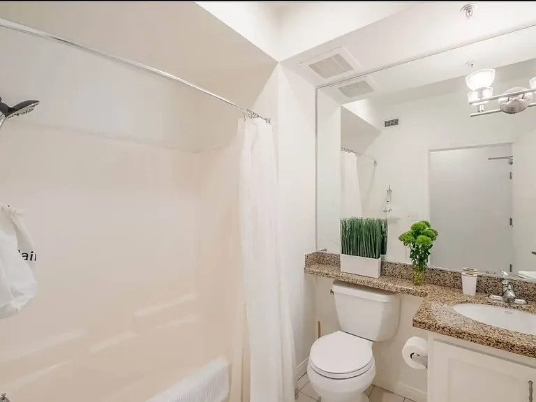 450 J St #4101 — Photo 7