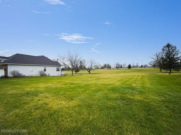 372 Fairway Dr, Beecher, IL 60401