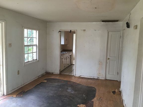 5th image of 3116 S Adams St