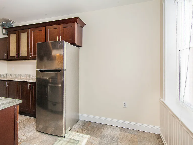 33 Walbridge St #4 — Photo 3