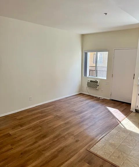 5650 York Blvd. — Photo 3