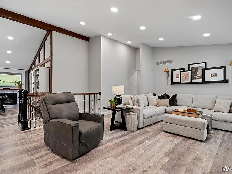 2947 Meramar Dr — Photo 4