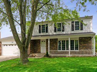 707 Fox Ct, Carol Stream, IL 60188