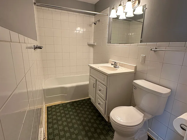 1495 Larpenteur Ave W #1 — Photo 5