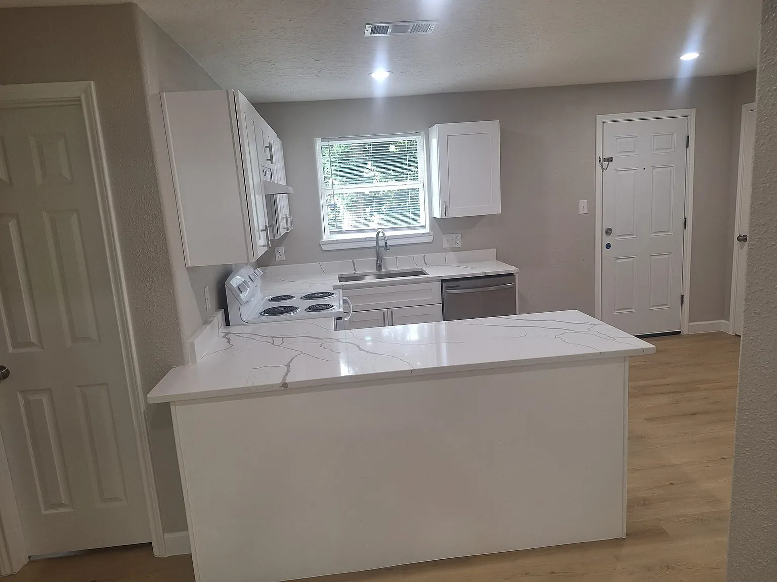 4 bed, 1148 sqft, $1,500 — Photo 3