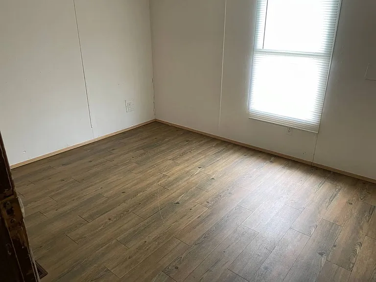 204 Farrell St — Photo 17