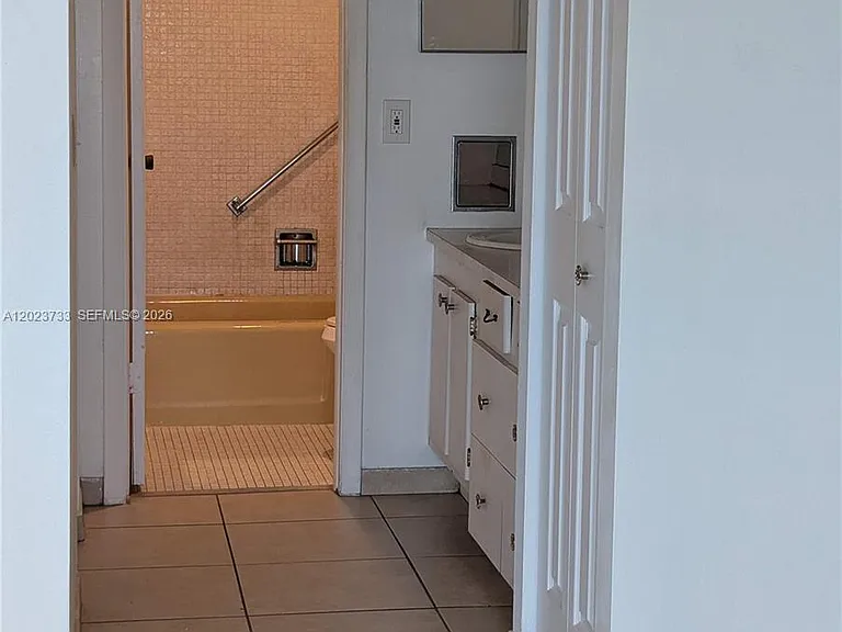 16751 NE 9th Ave #408 — Photo 8