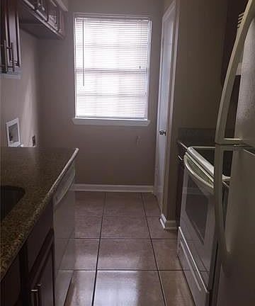 4th image of 1820 Hickory Ave APT A
