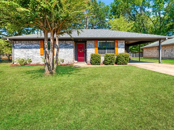 6275 Inwood Dr, Paris, TX 75462