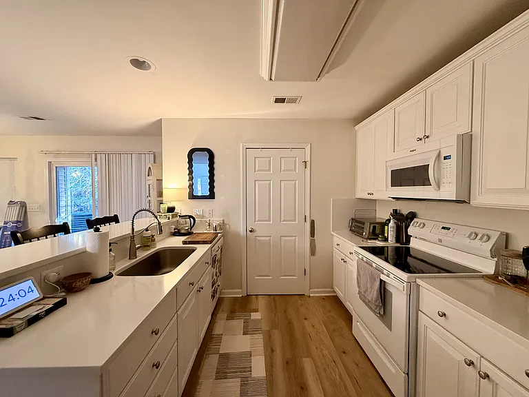 1104 Harvester Cir #1 — Photo 5