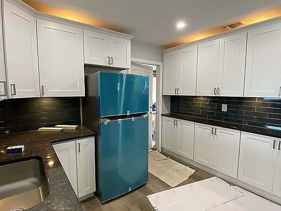 3rd image of 1429 Margina Ave