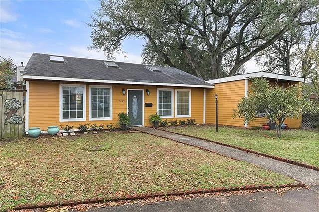 4324 Cadiz St — Photo 2