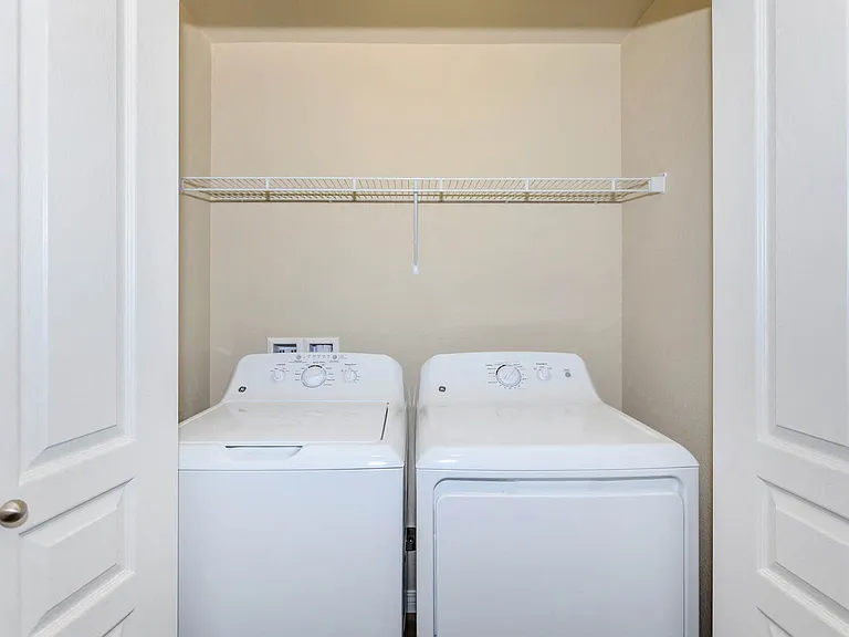 B2 1175 SQFT 2 Bed 2 Bath