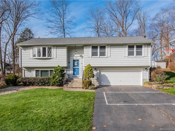 17 Fox Road, Plainville, CT 06062