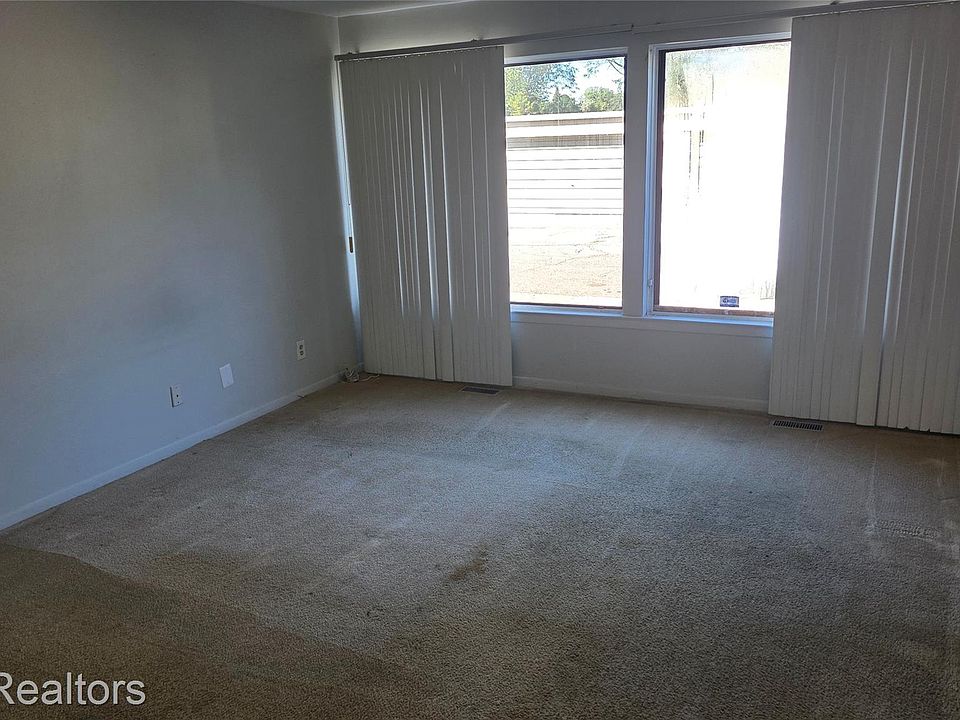 16275 W Nine Mile Rd Apt 102, photo 5