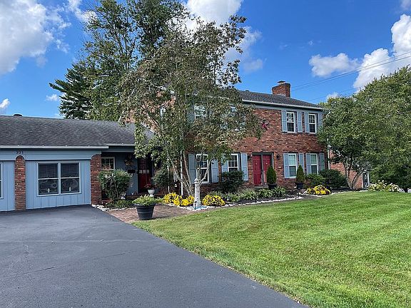 3rd image of 321 Meadow Ln