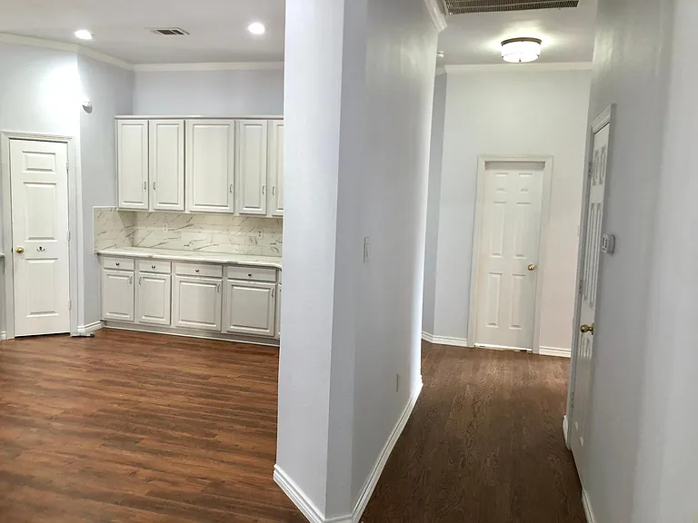 Hallway to bedrooms