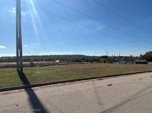 153 Sandstone Dr, Van Buren, AR 72956