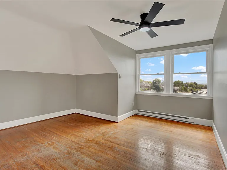 715 Oak Hill Ave #3N — Photo 3